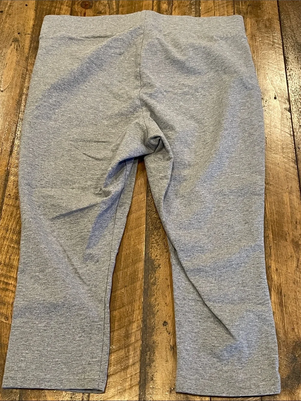 torrid Heather Gray Capri Pocket Leggings D24